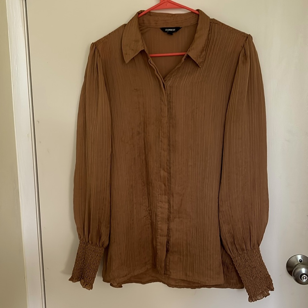 Express Portofino Button Up women blouse with smocked cuffs size L
